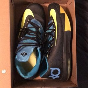 KD basketball shoes